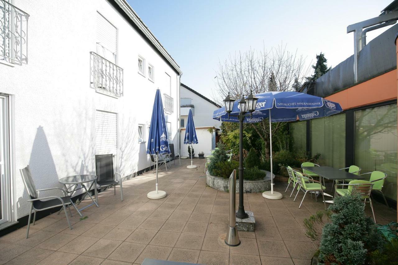Hotel Am Baronenwald Goeppingen Exterior photo