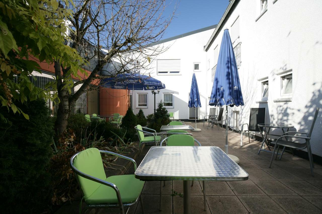 Hotel Am Baronenwald Goeppingen Exterior photo